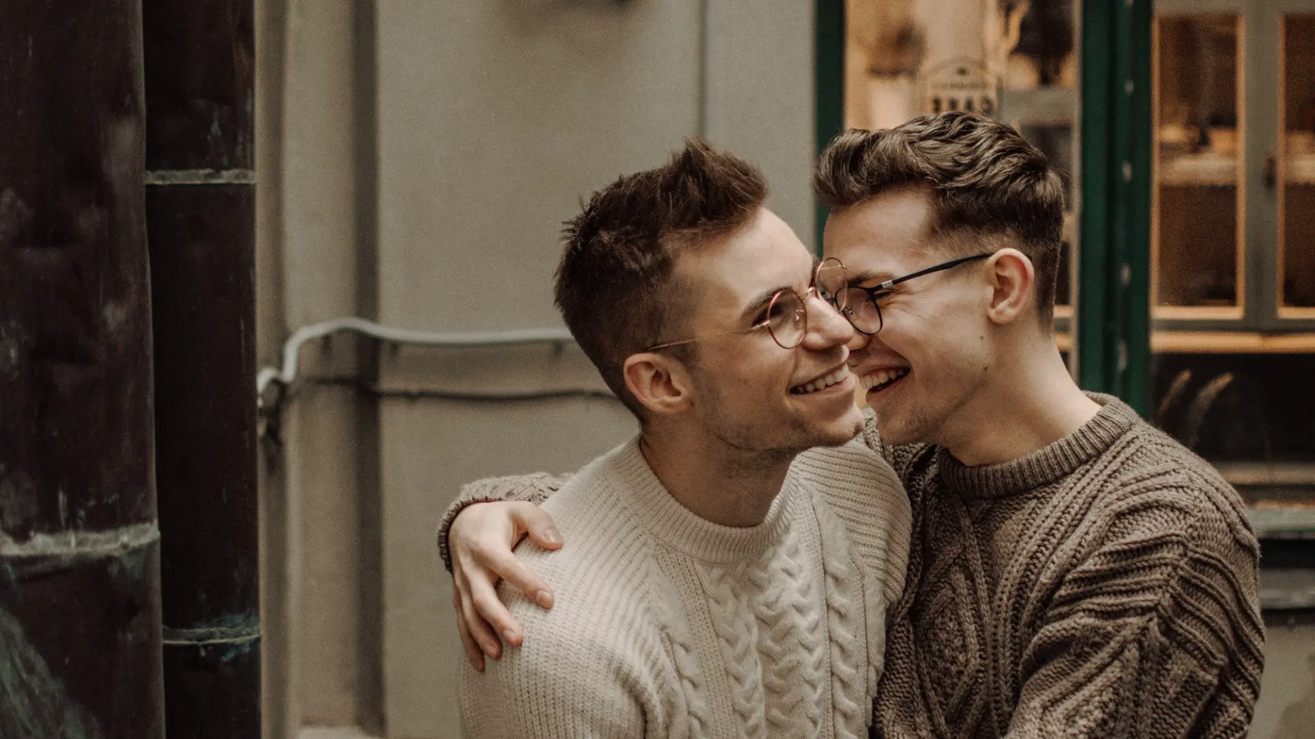 gay-couple gay-couple